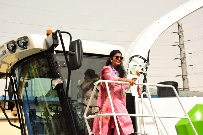 precision chop forage harvester