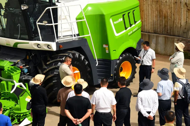 super napier grass harvester