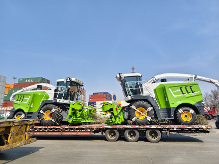 Meidi forage harvester machines secured for international transport